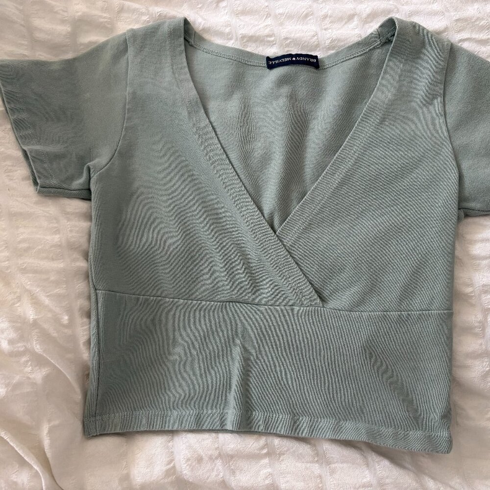 Brandy Melville Short Sleeve Top